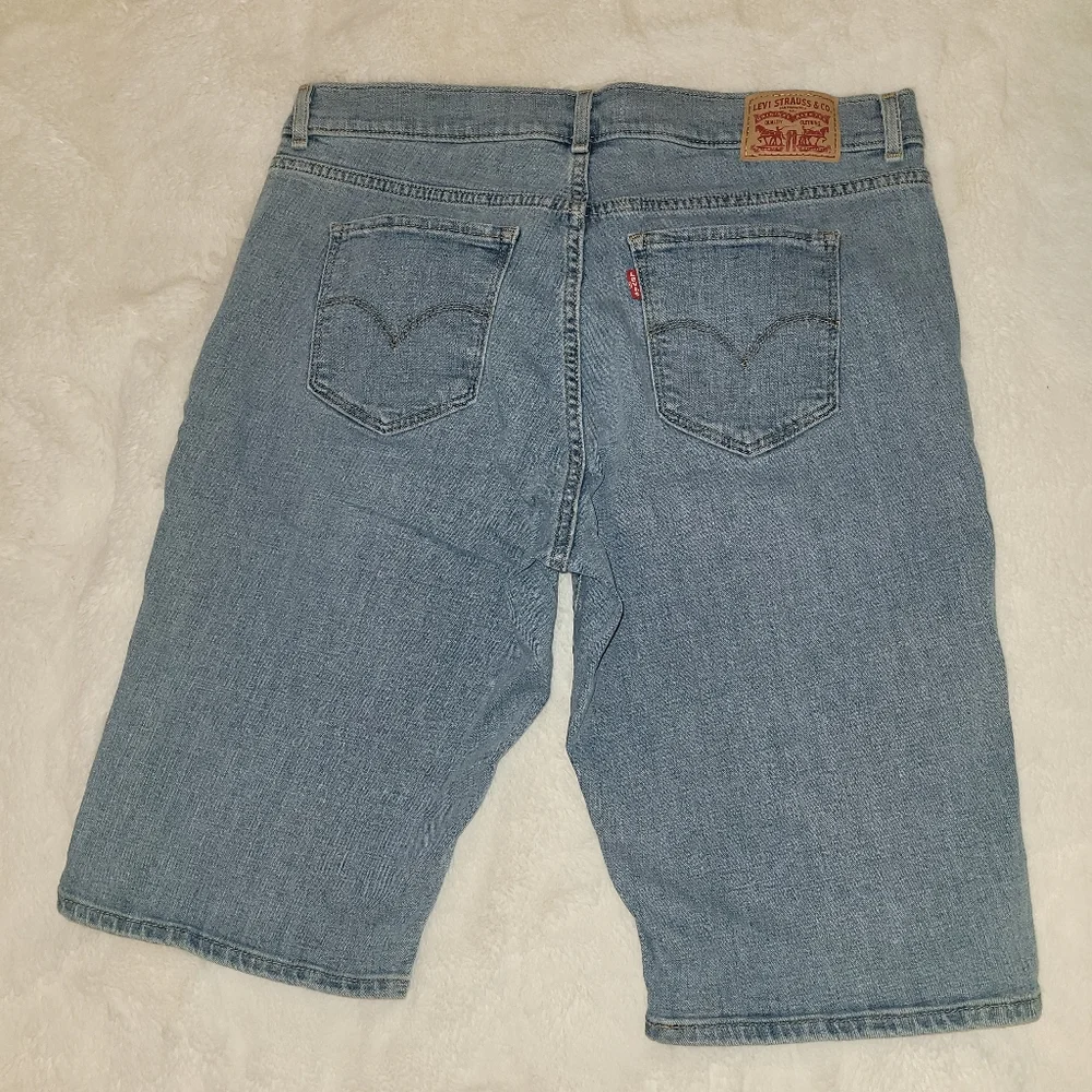 Levis levi jean
